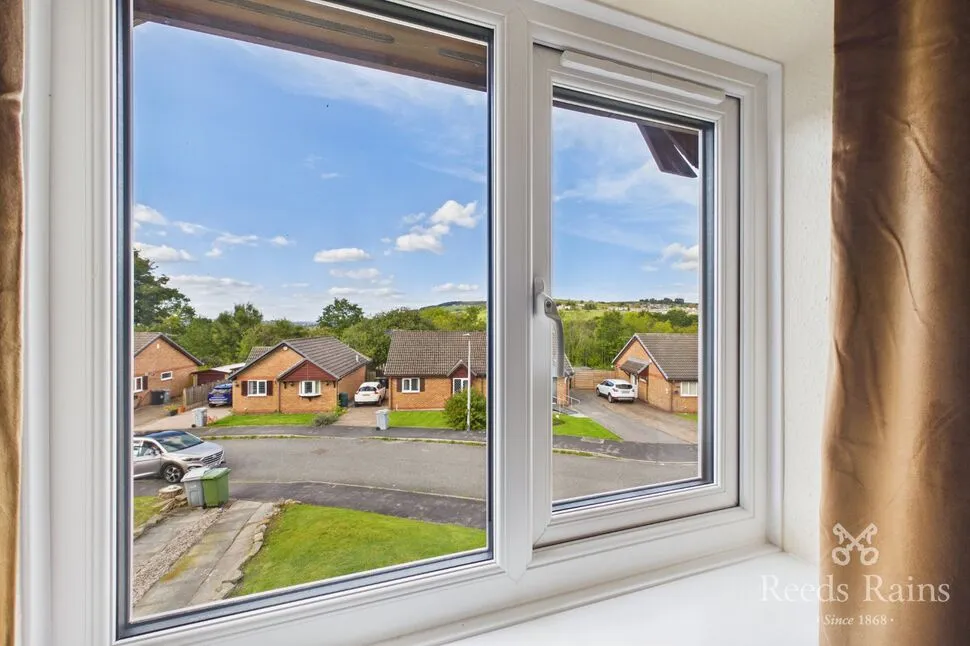Peveril Gardens, New Mills, SK12, photo 11
