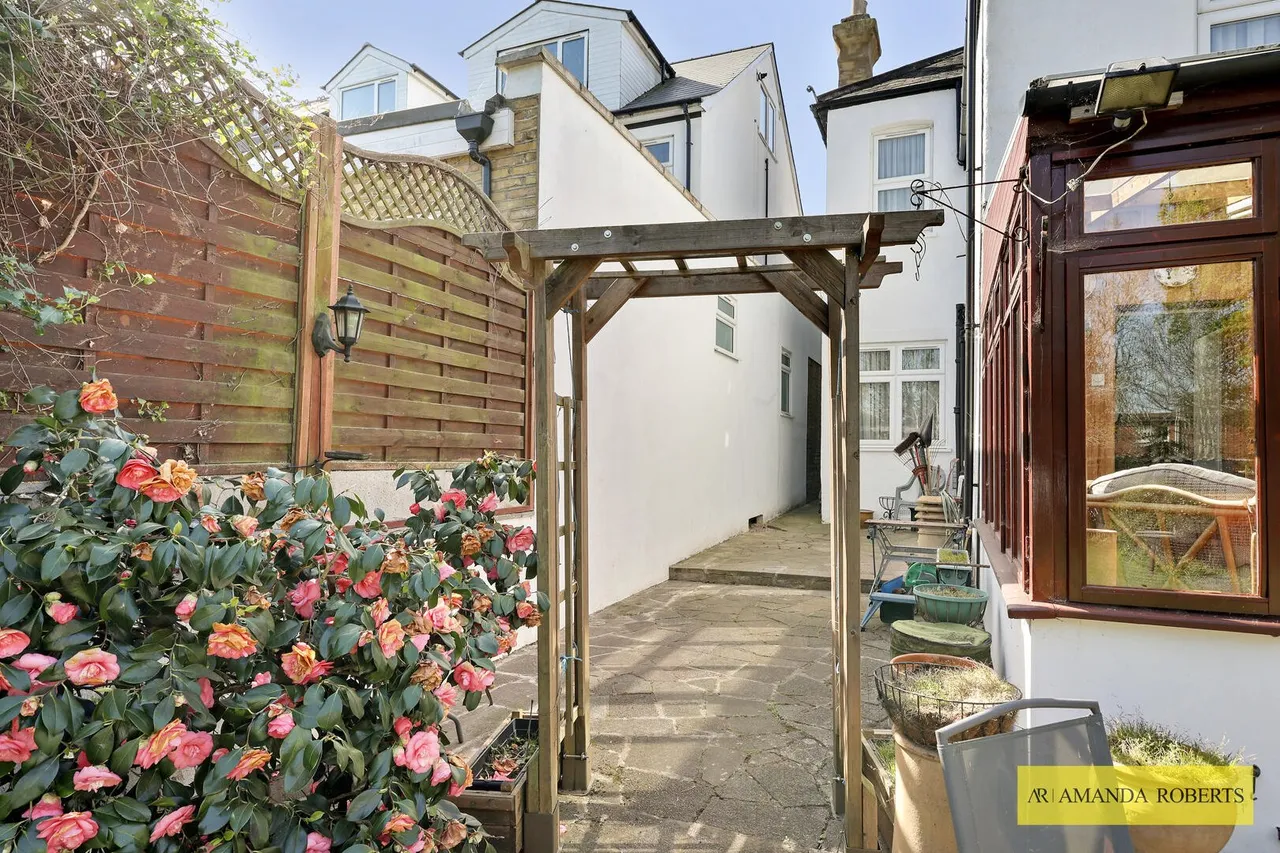 Warren Road, London, photo 23