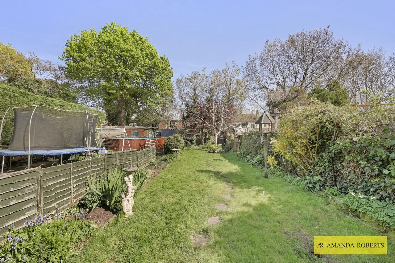 Warren Road, London, photo 24