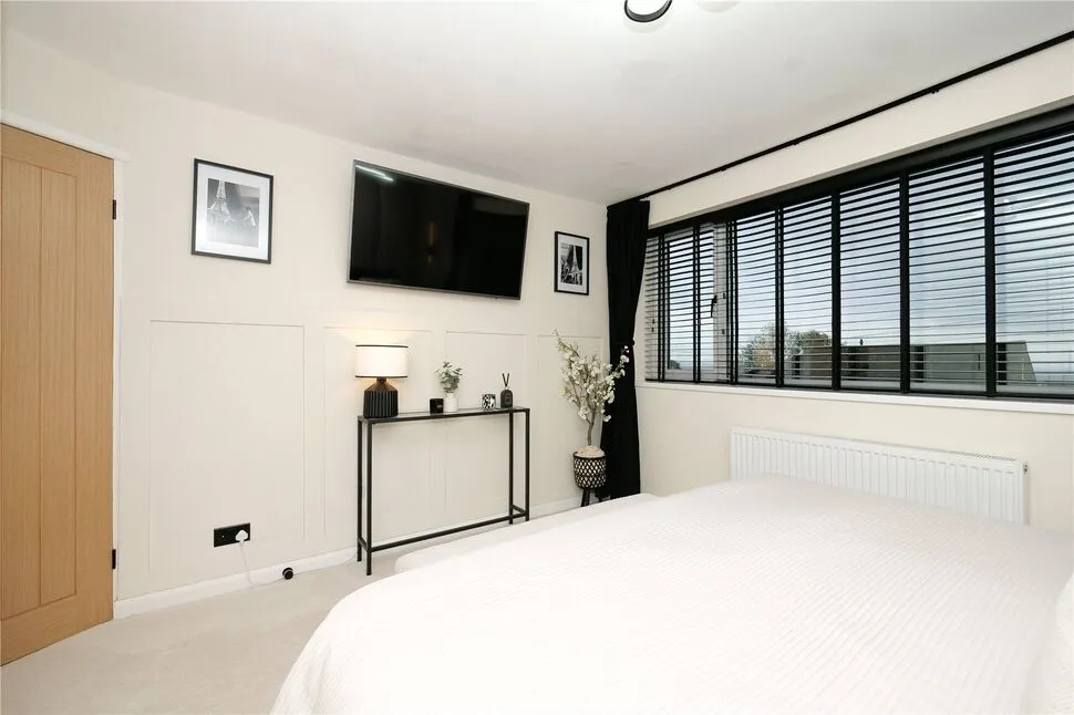Somerset Avenue, Baildon, BD17, photo 11