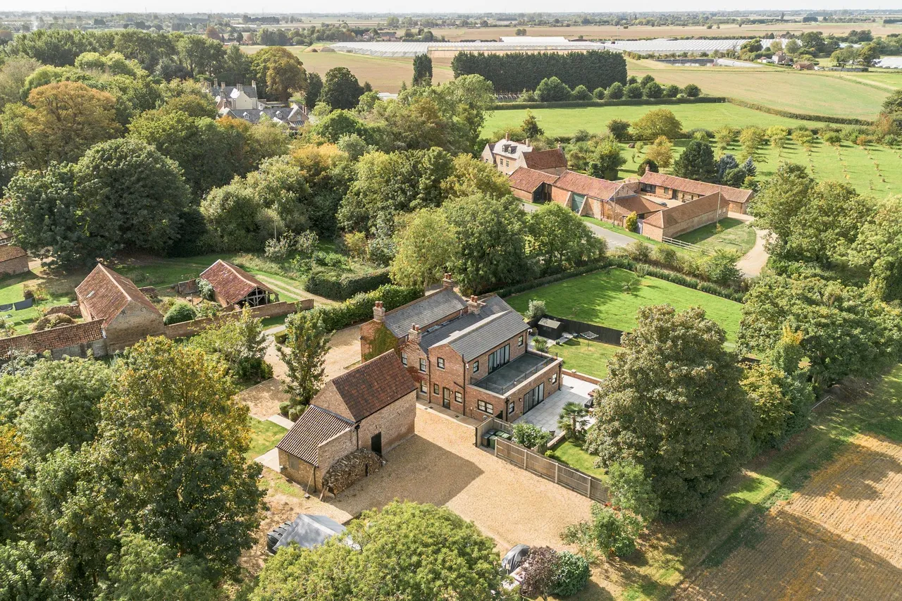 Beautifully Renovated Country Residen, photo 25