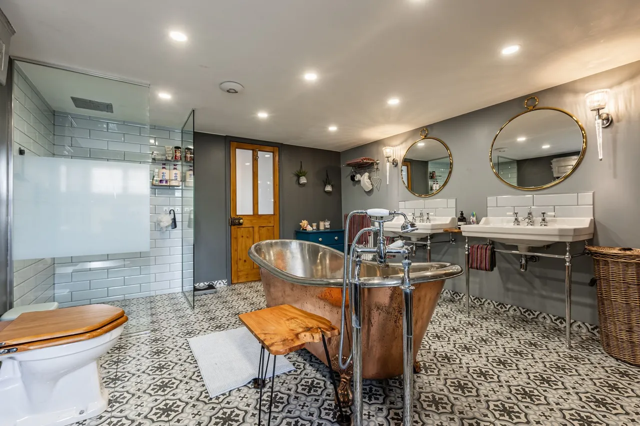 Beautifully Renovated Country Residen, photo 18