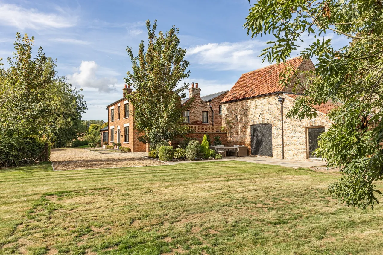 Beautifully Renovated Country Residen, photo 3