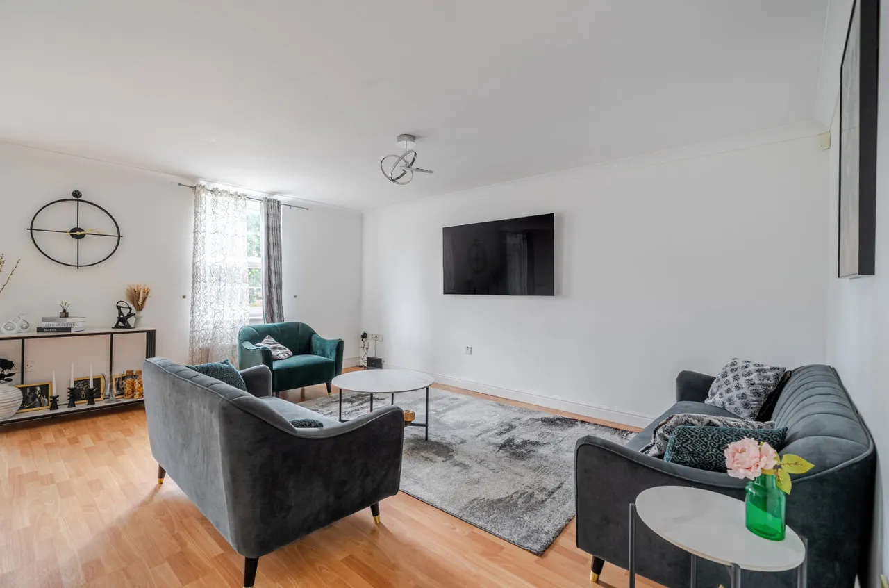 Stoneleigh Court, Shadwell, LS17, photo 11