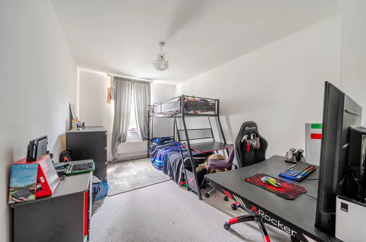 Stoneleigh Court, Shadwell, LS17, photo 15