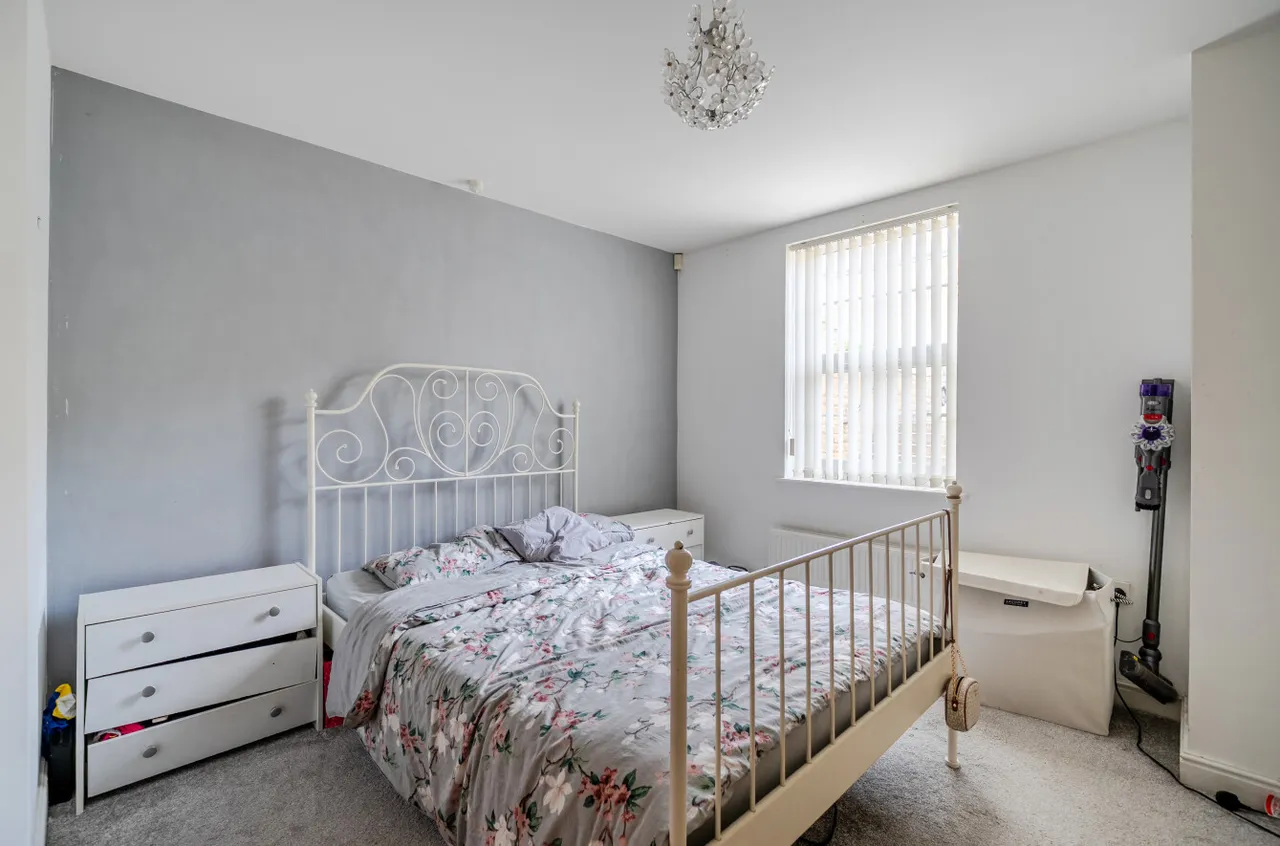 Stoneleigh Court, Shadwell, LS17, photo 12