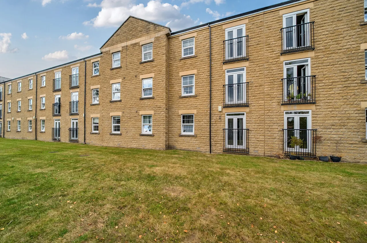 Stoneleigh Court, Shadwell, LS17, photo 17