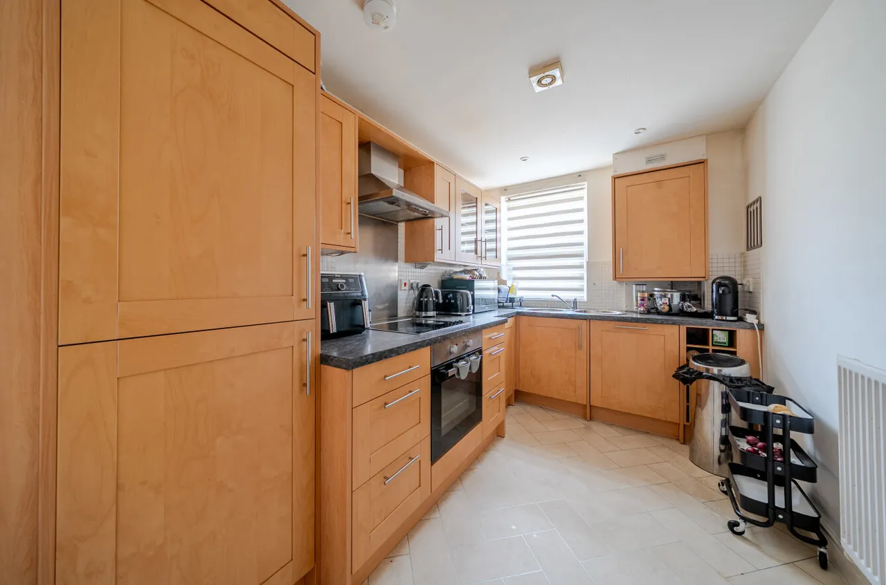 Stoneleigh Court, Shadwell, LS17, photo 7