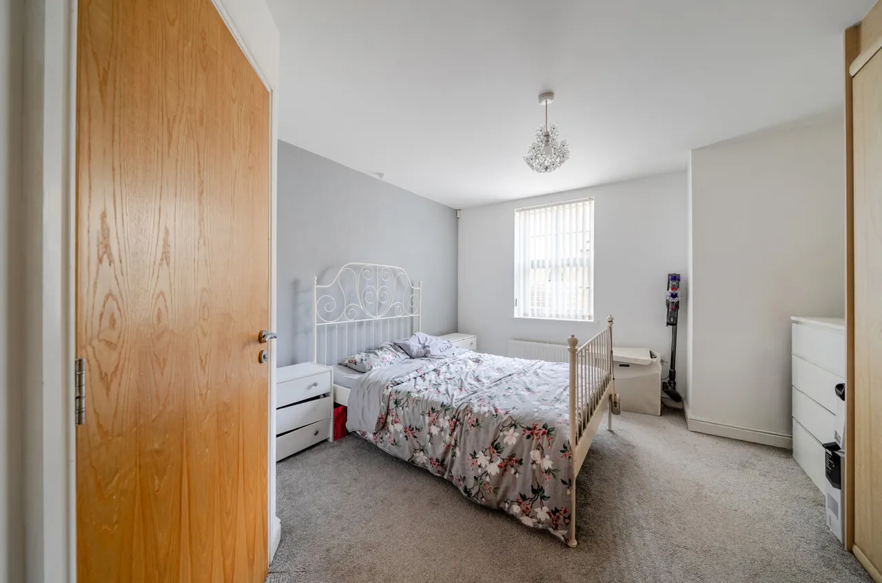 Stoneleigh Court, Shadwell, LS17, photo 13