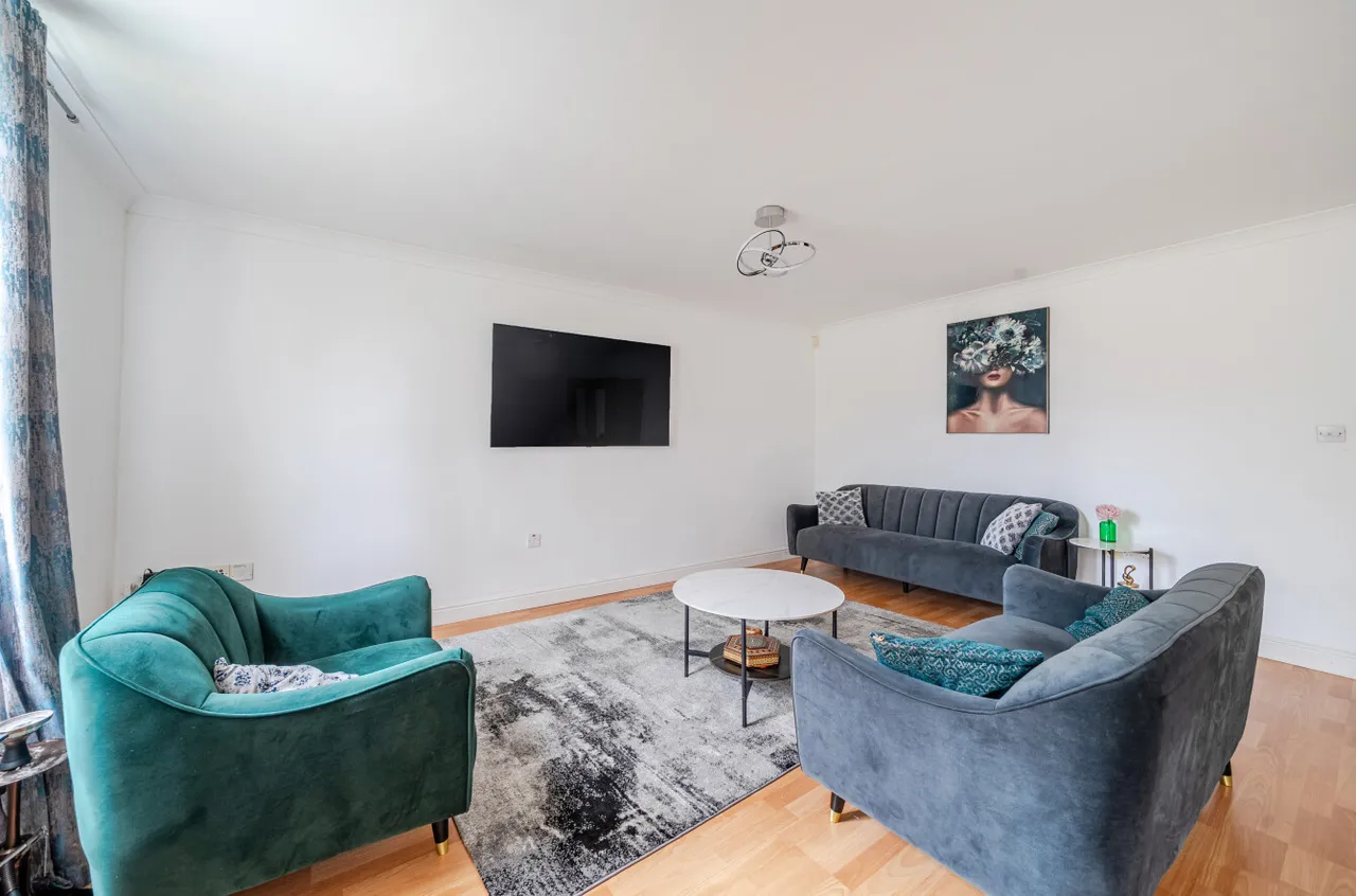 Stoneleigh Court, Shadwell, LS17, photo 10