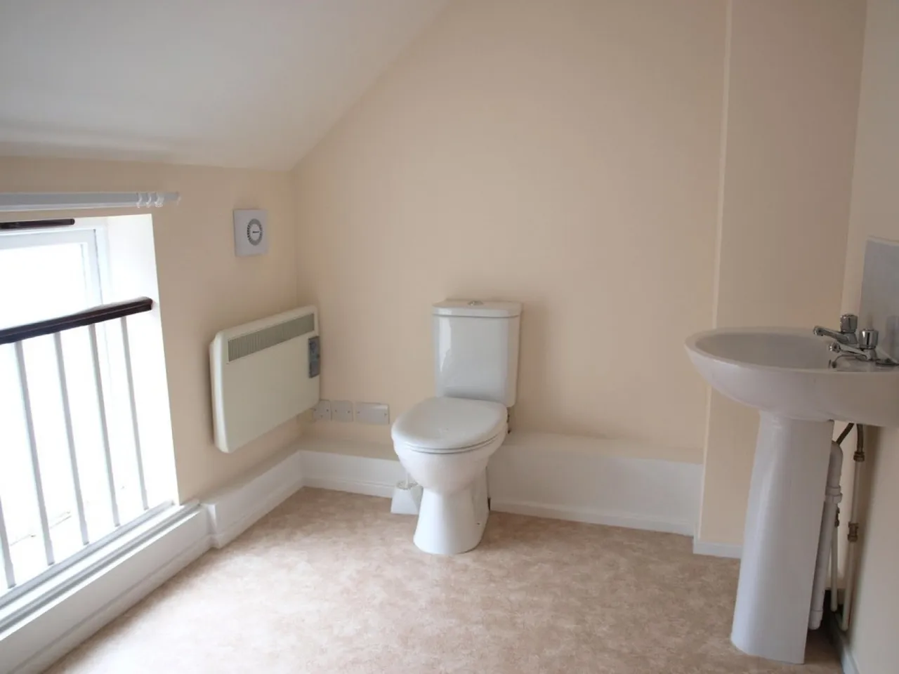 High Street, Pershore, WR10, photo 6