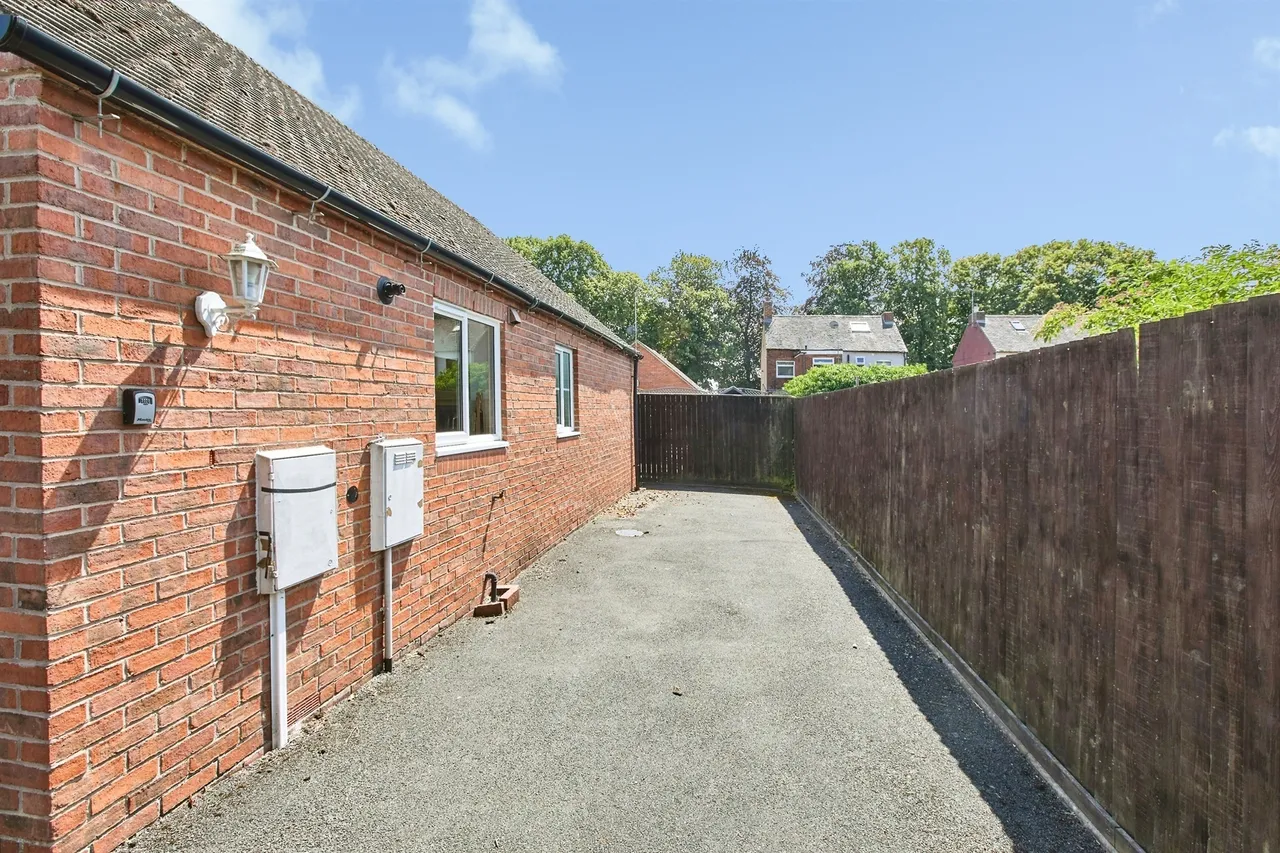 Tilley Green, Newhall, DE11, photo 17