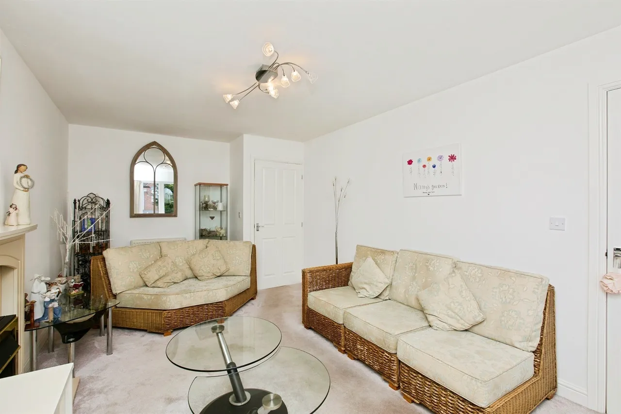 Tilley Green, Newhall, DE11, photo 6