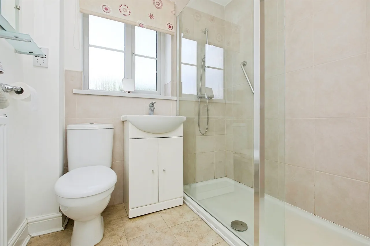 Tilley Green, Newhall, DE11, photo 11