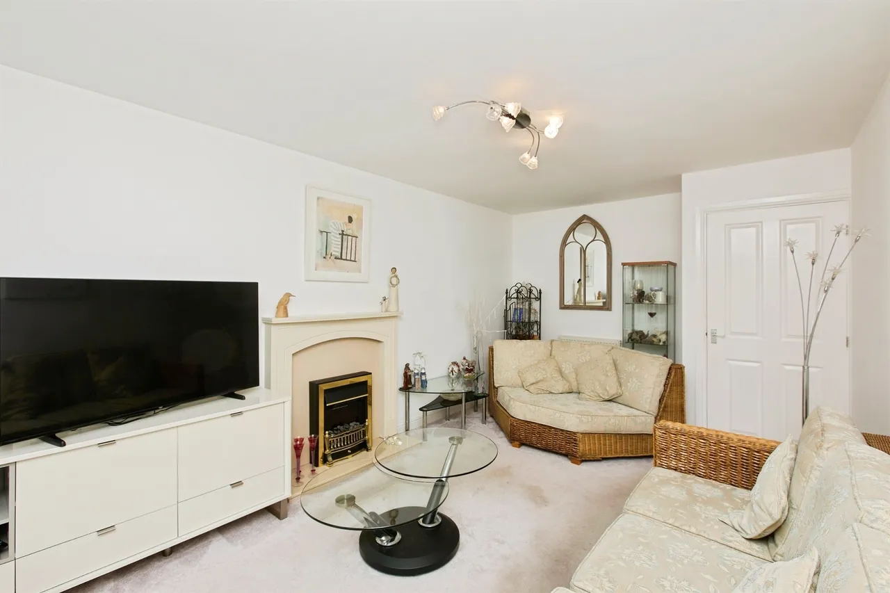 Tilley Green, Newhall, DE11, photo 5