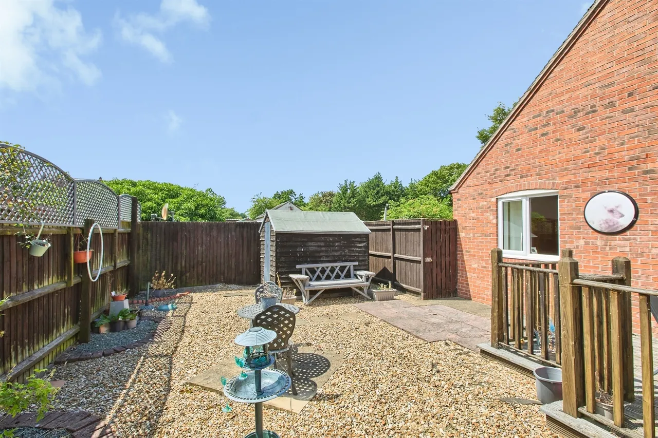 Tilley Green, Newhall, DE11, photo 18
