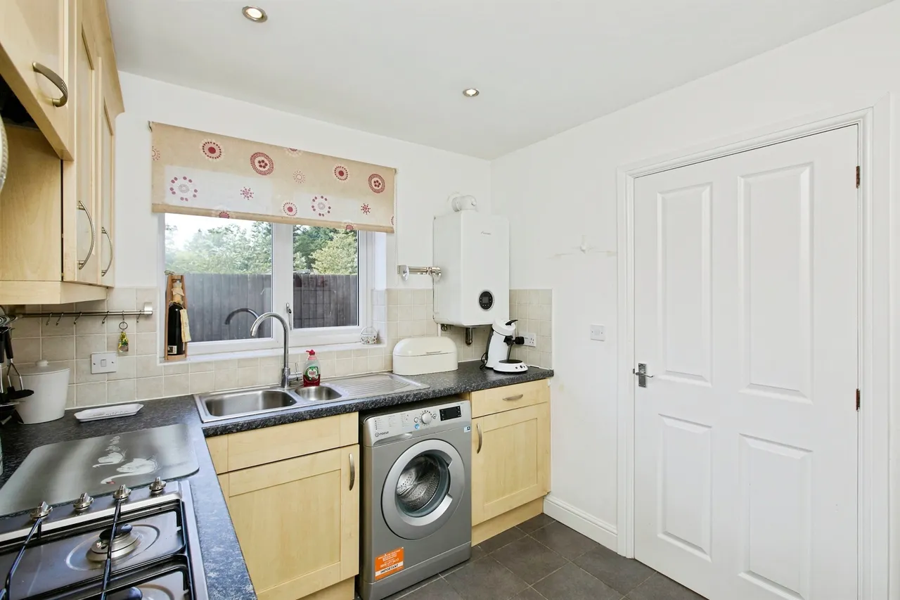 Tilley Green, Newhall, DE11, photo 8