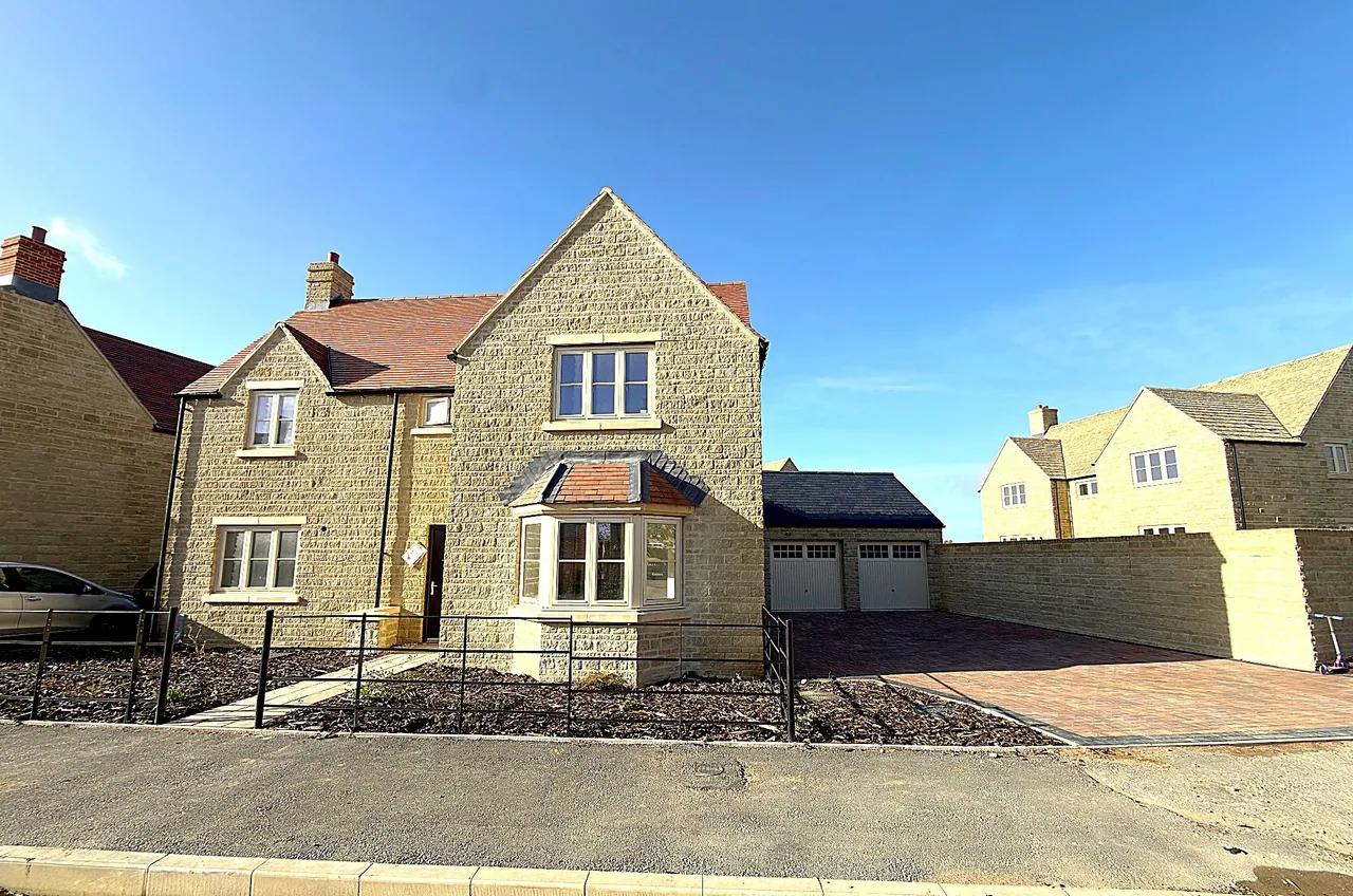 4 bed house for sale, Ampney Meadows, Down Ampney, GL7