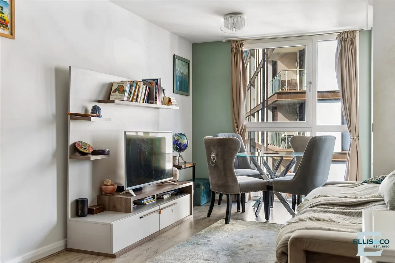 1 bed flat for sale, Mill Mead Road, London, N17