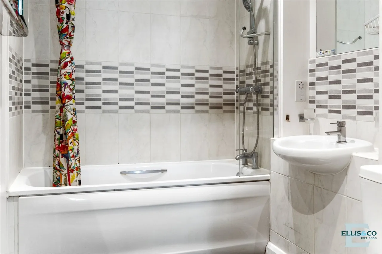 Mill Mead Road, London, N17, photo 12