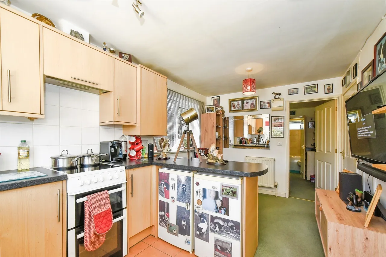 Thames Close, Cricklade, SN6, photo 16