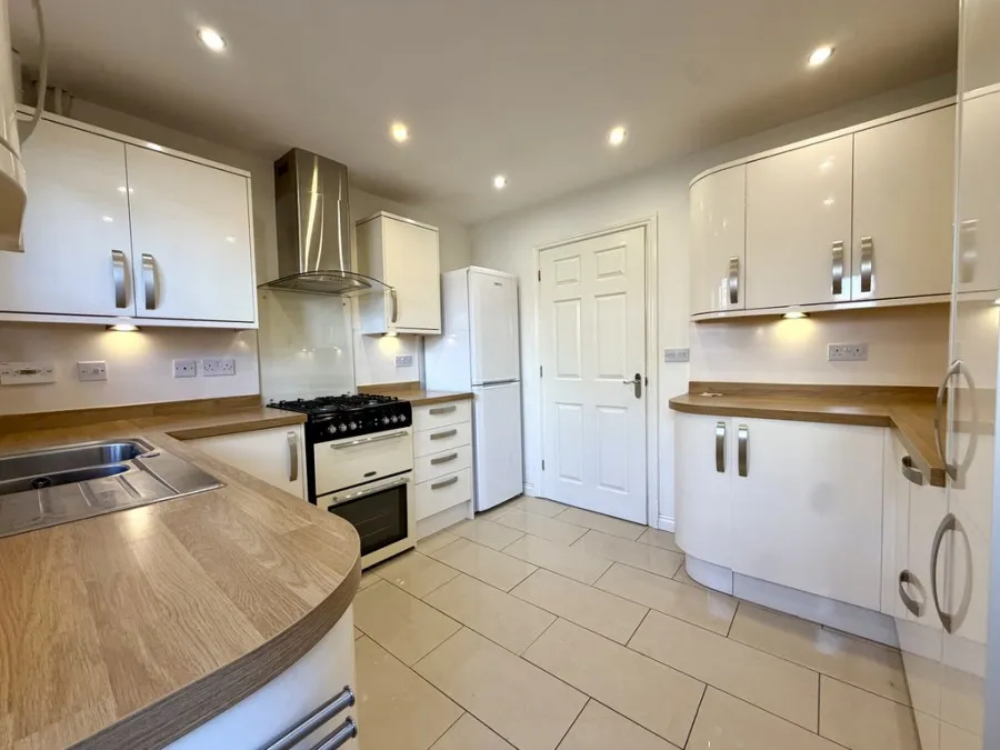 Harris Court, Quakers Yard, CF46, photo 3