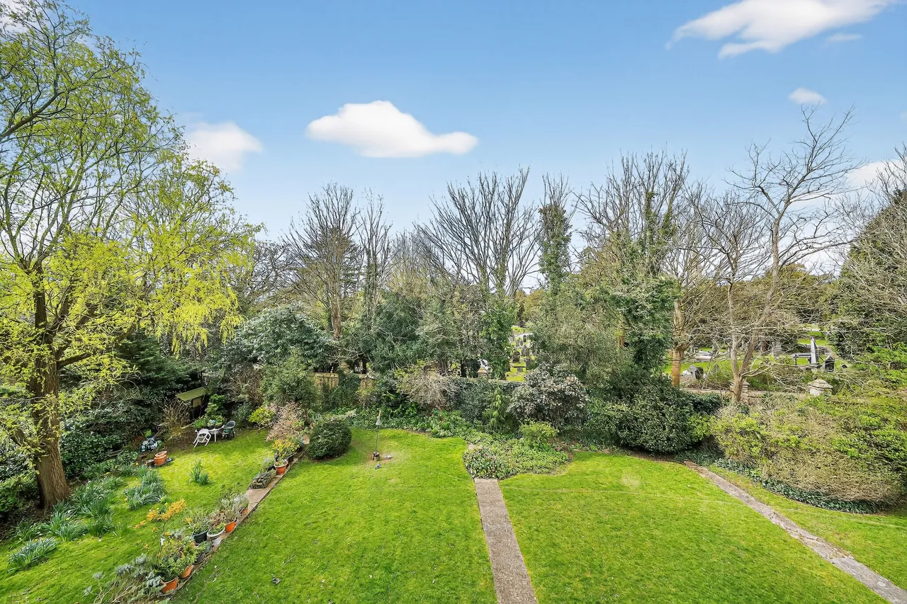 29 Denison Close, London, photo 7