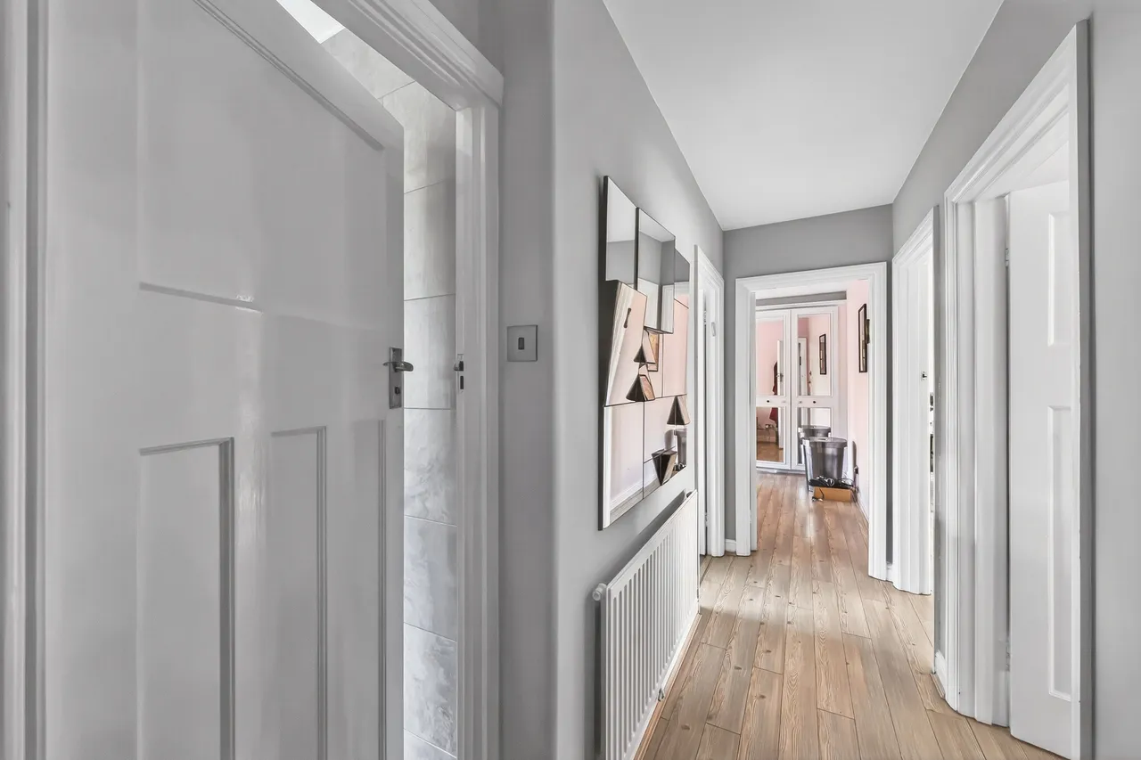 29 Denison Close, London, photo 11