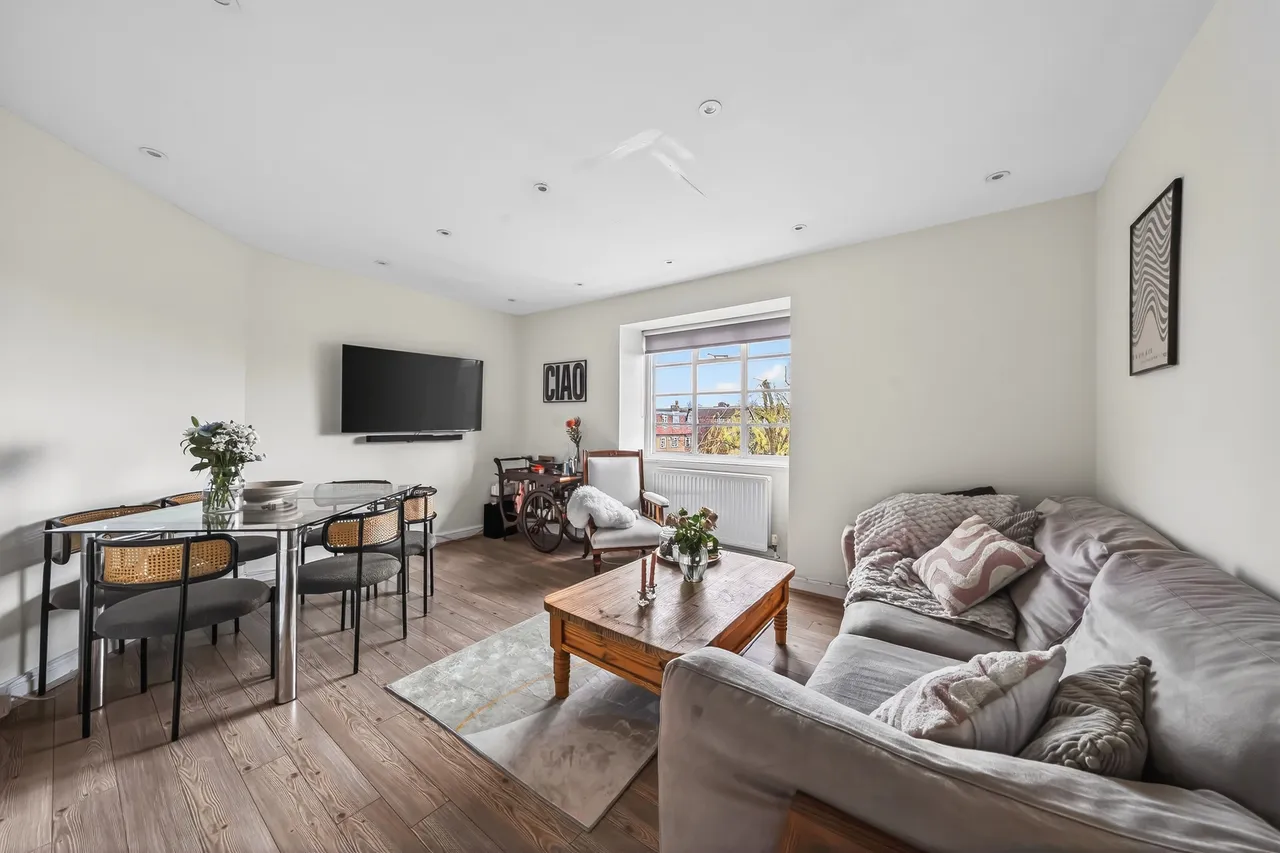 29 Denison Close, London, photo 9