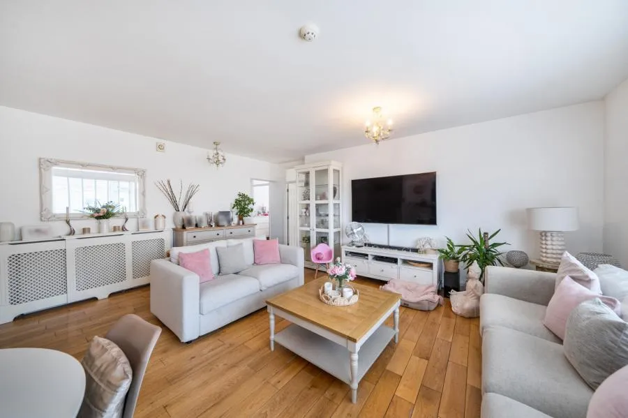 Hendon Lane, London, N3, photo 5