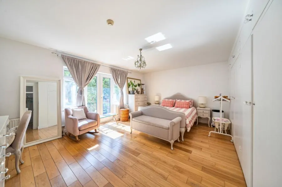 Hendon Lane, London, N3, photo 11