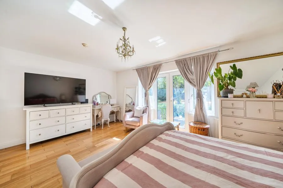 Hendon Lane, London, N3, photo 14