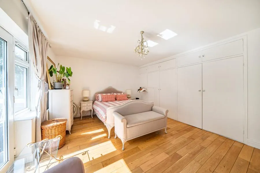 Hendon Lane, London, N3, photo 13