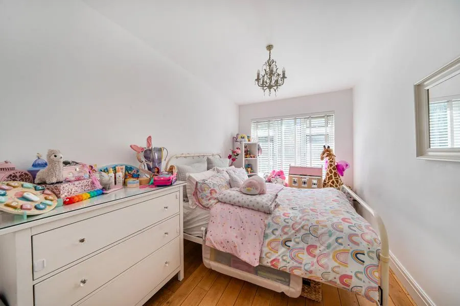 Hendon Lane, London, N3, photo 15