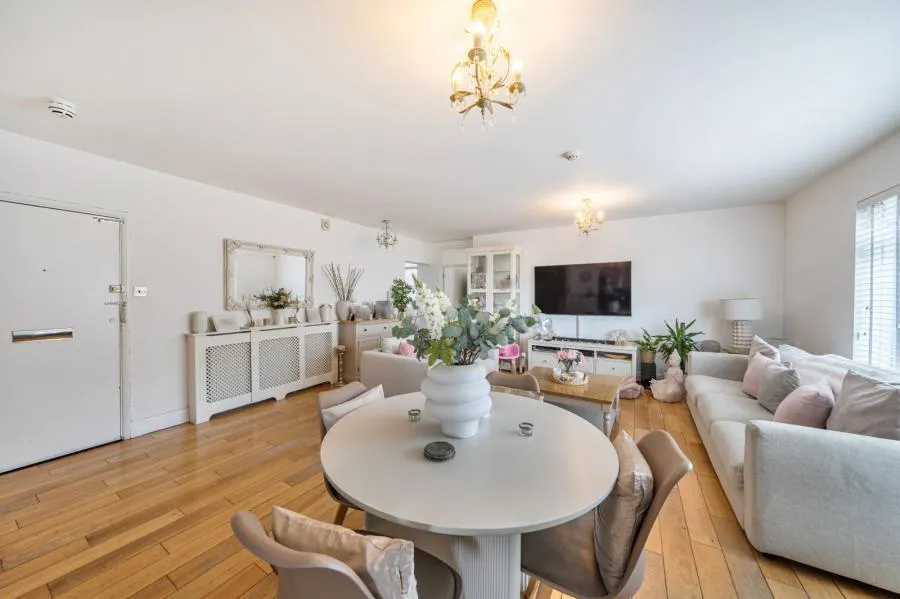 Hendon Lane, London, N3, photo 8