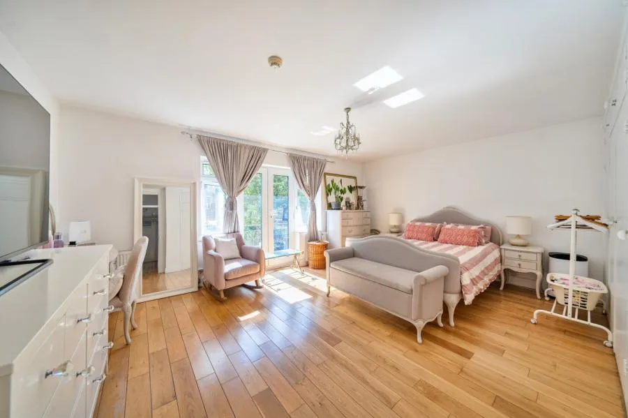 Hendon Lane, London, N3, photo 10