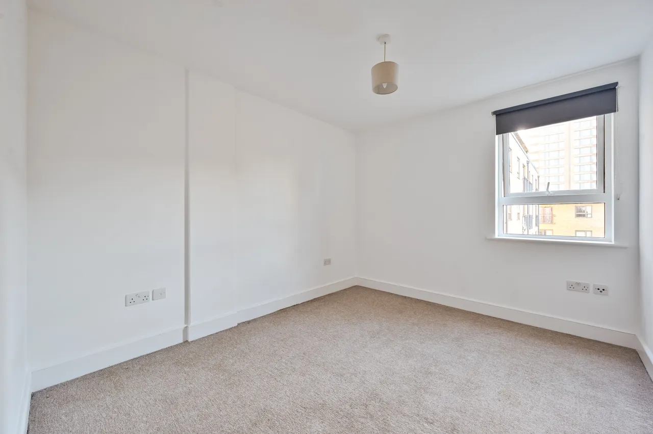 37 Wealden House, Capulet Square, London, photo 5