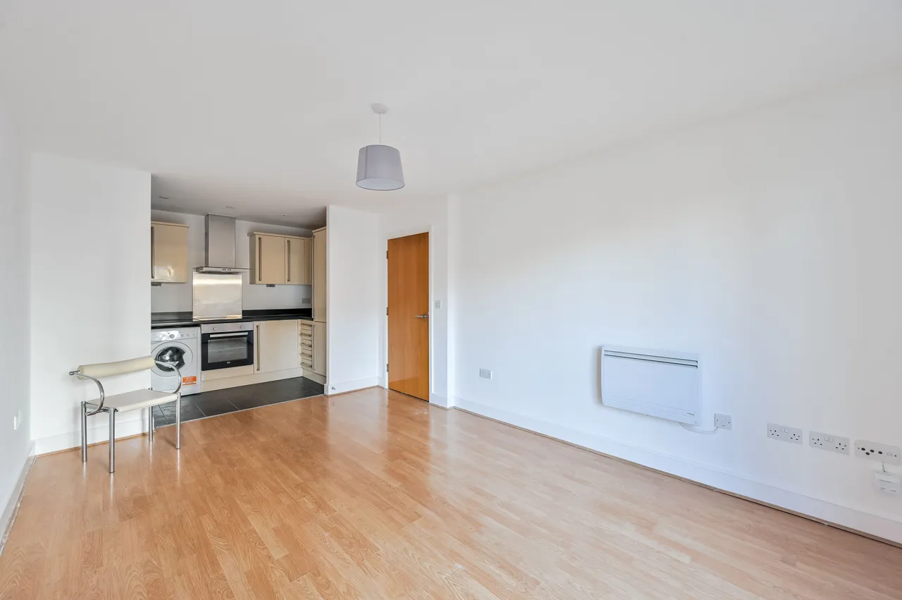 37 Wealden House, Capulet Square, London, photo 2