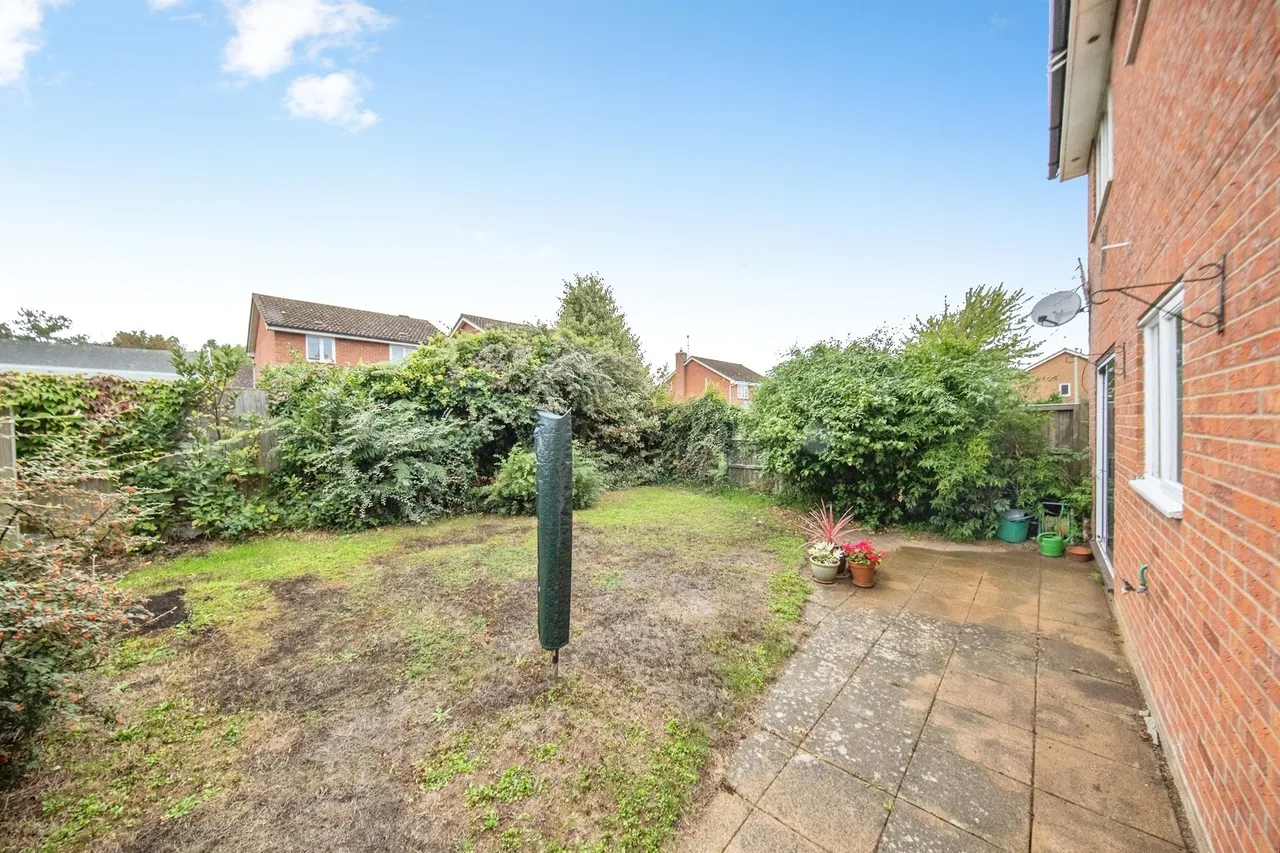 Whitethorn Road, Purdis Farm, IP3, photo 17