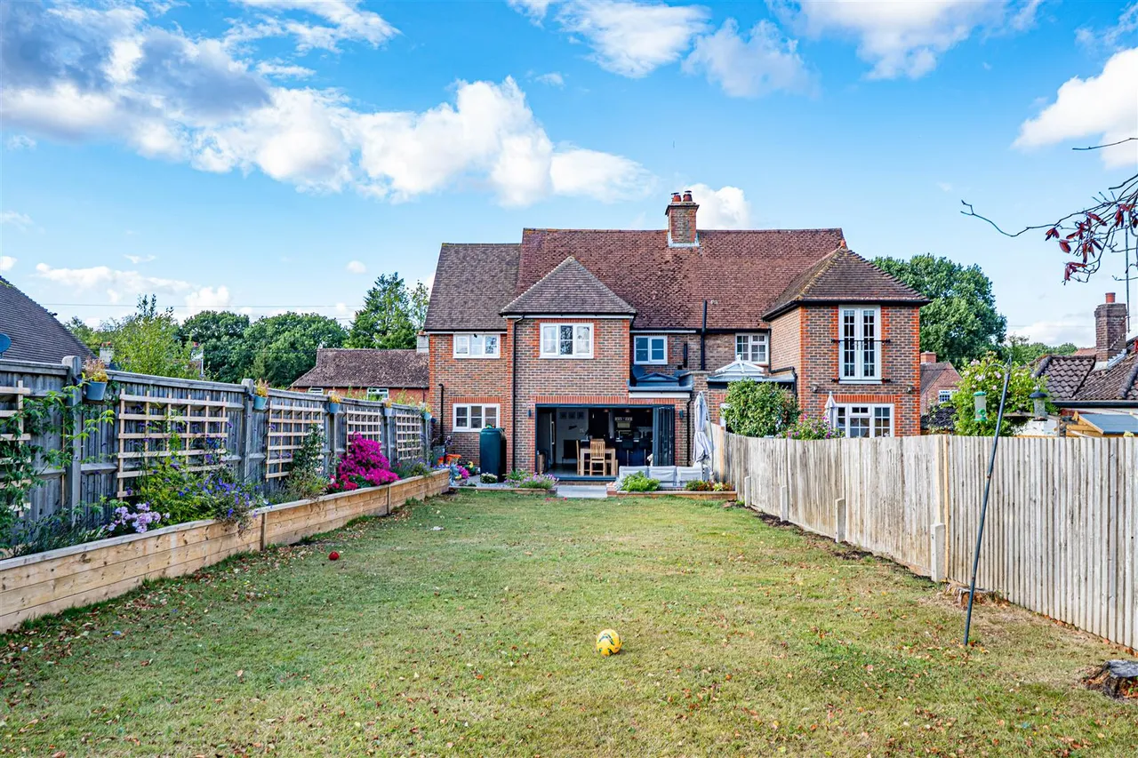 Skinners Lane, Catsfield, photo 9
