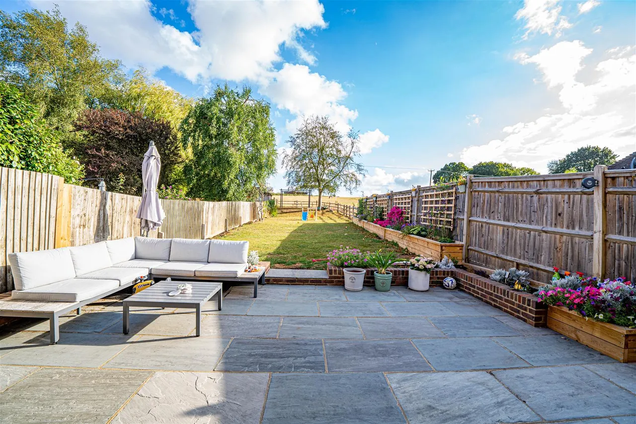 Skinners Lane, Catsfield, photo 4