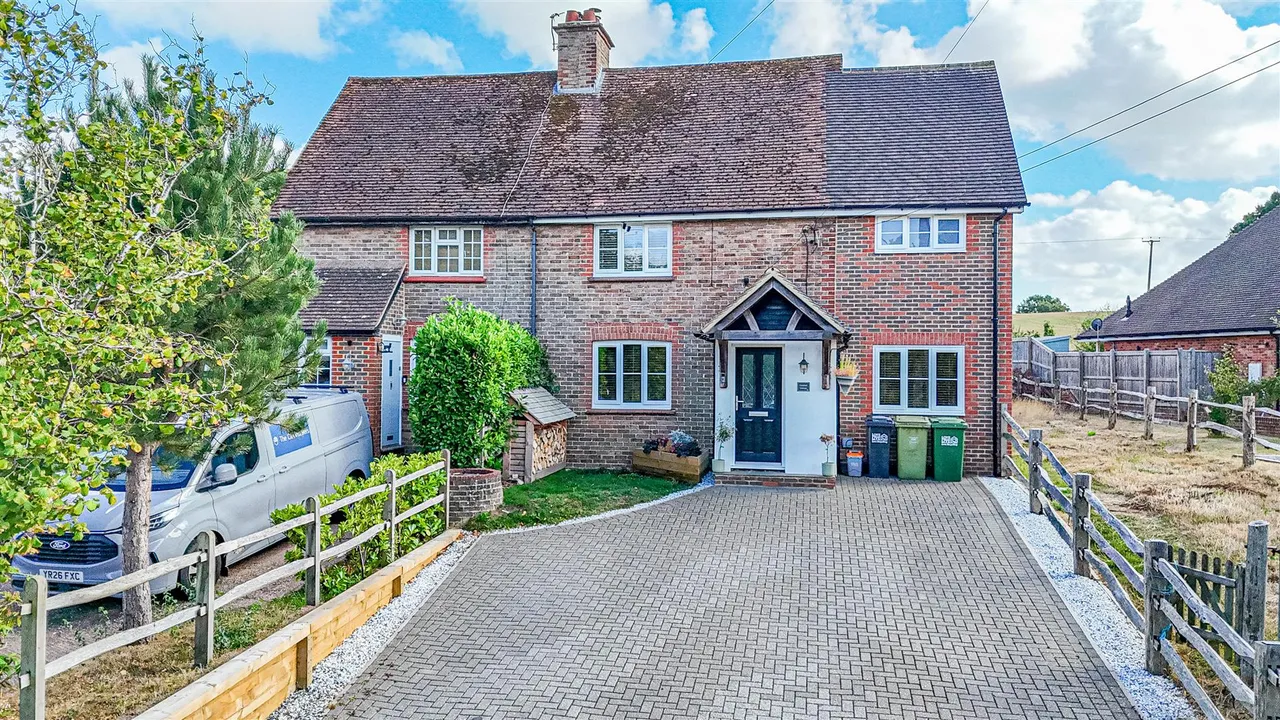 4 bed house for sale, Skinners Lane, Catsfield