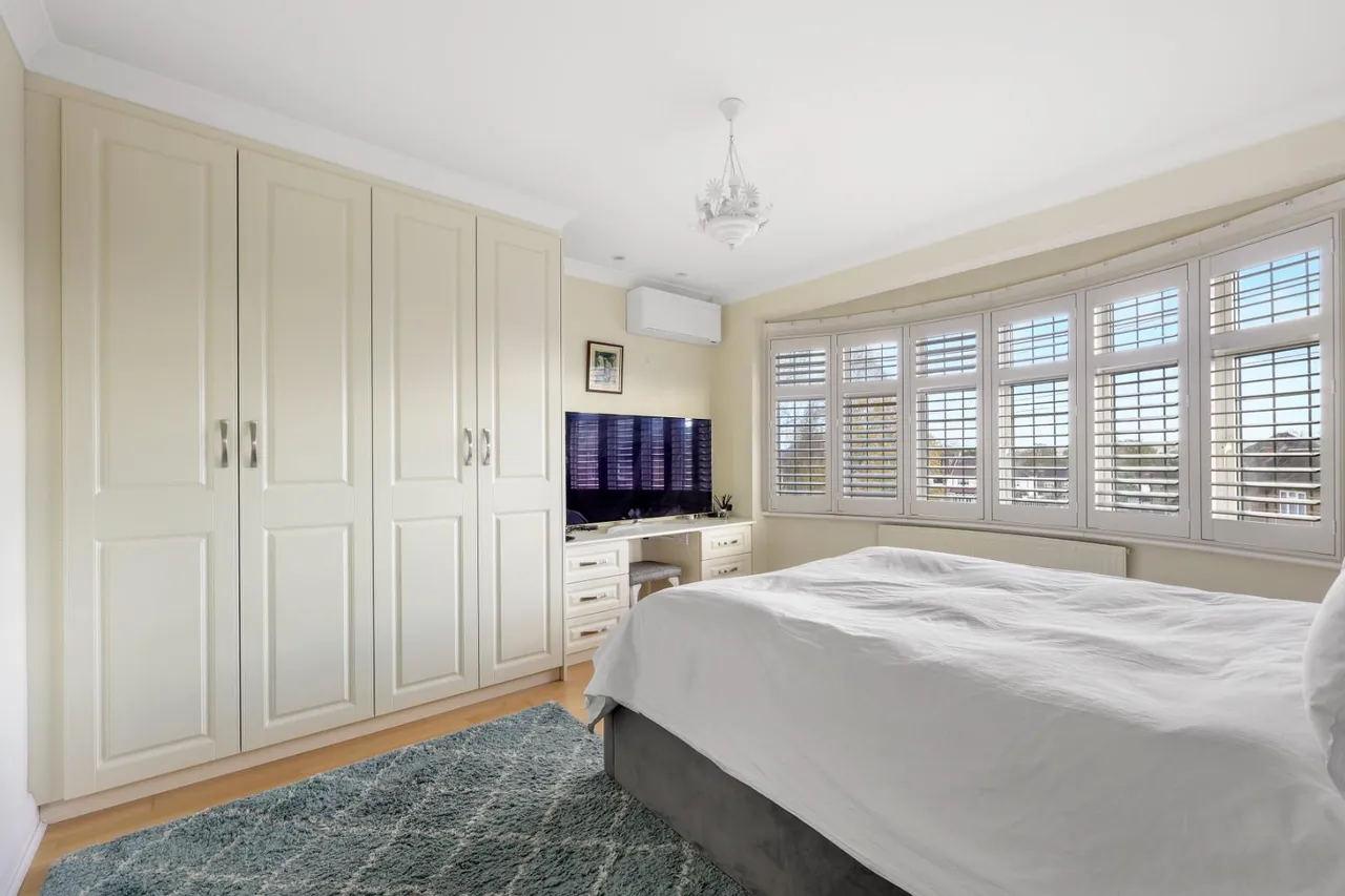 Broadfield Way, Buckhurst Hill, IG9 5AG, photo 9