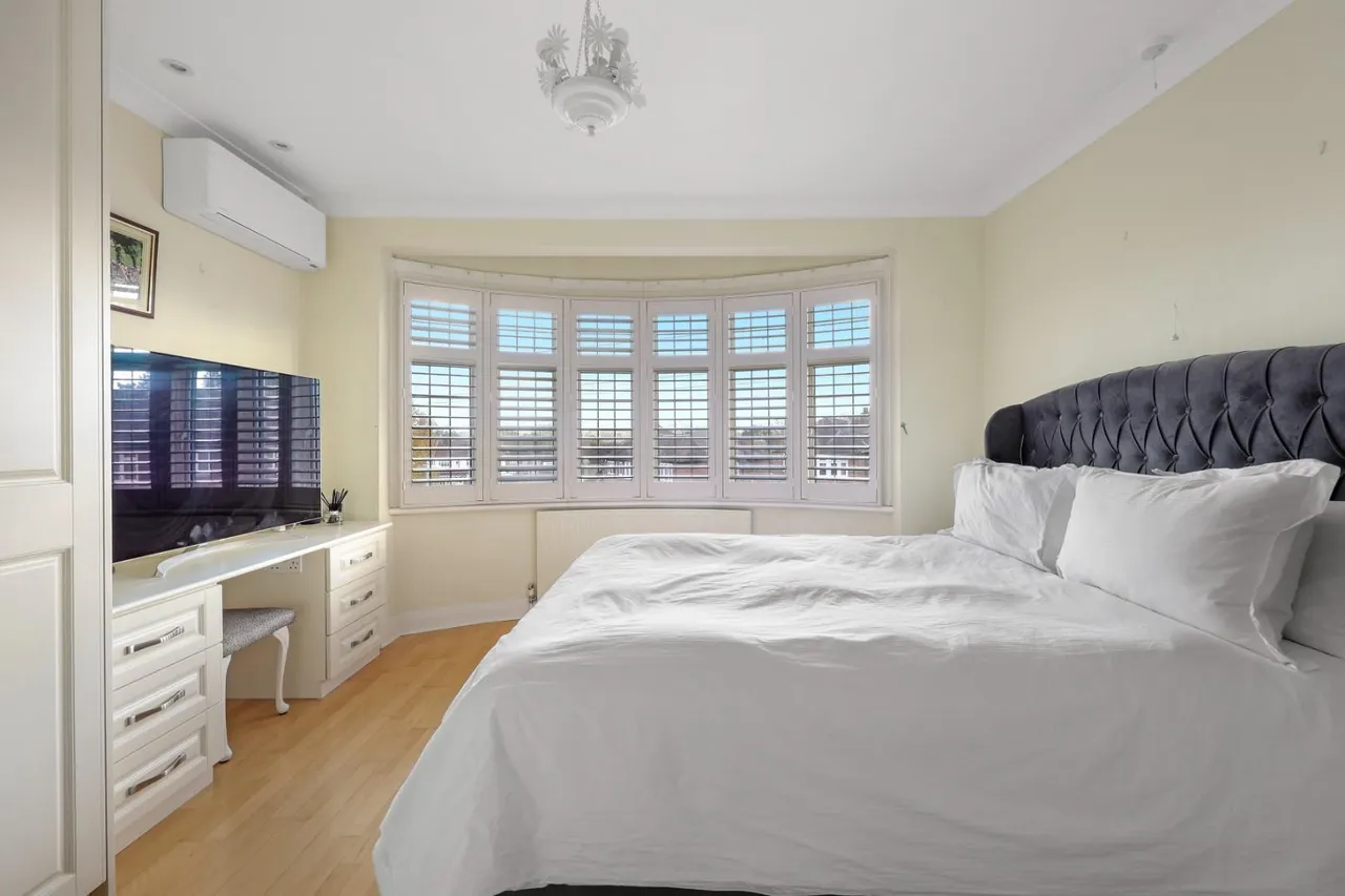 Broadfield Way, Buckhurst Hill, IG9 5AG, photo 10