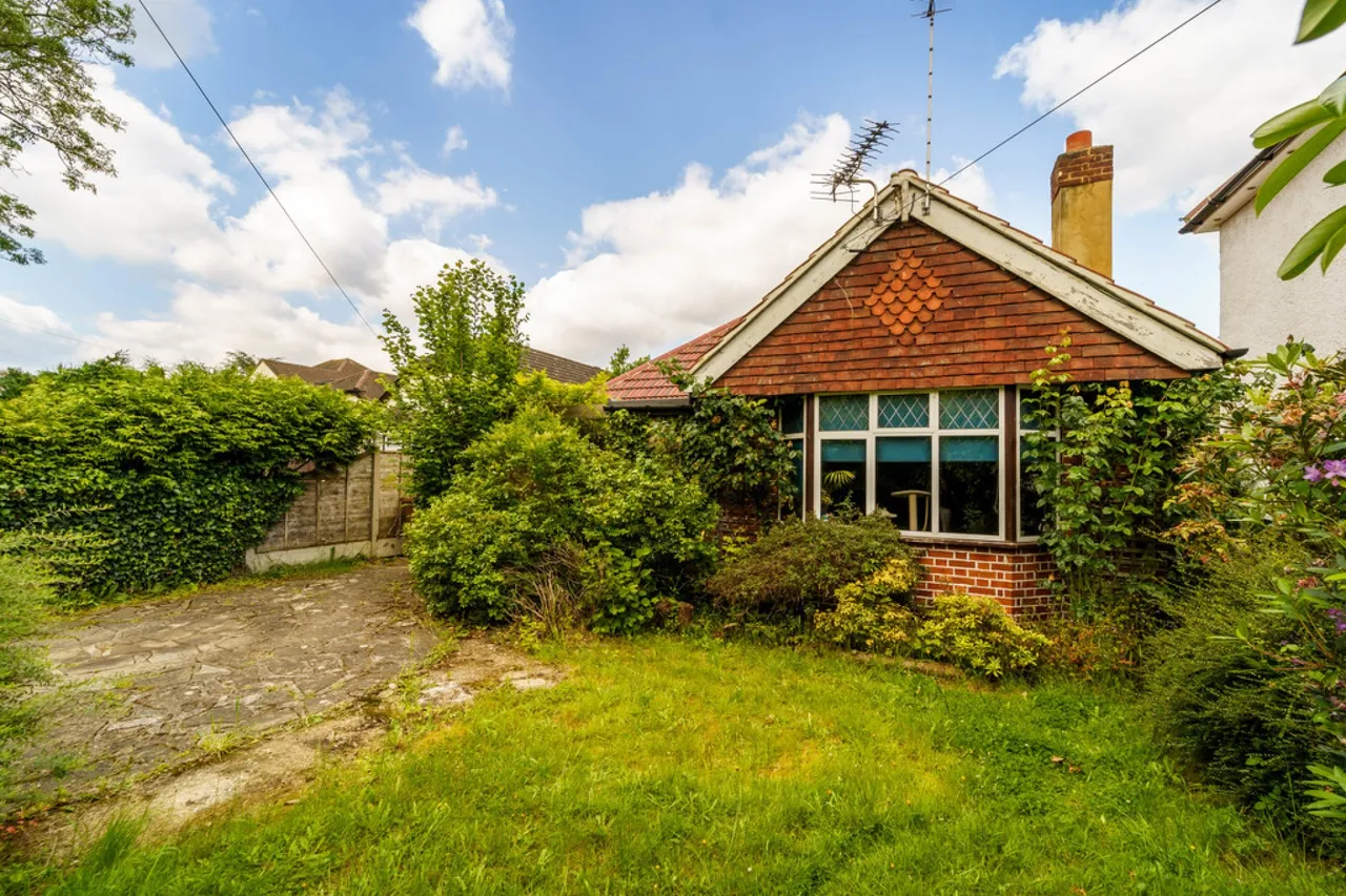 3 bed house for sale, Ashford Road, Staines-upon-Thames