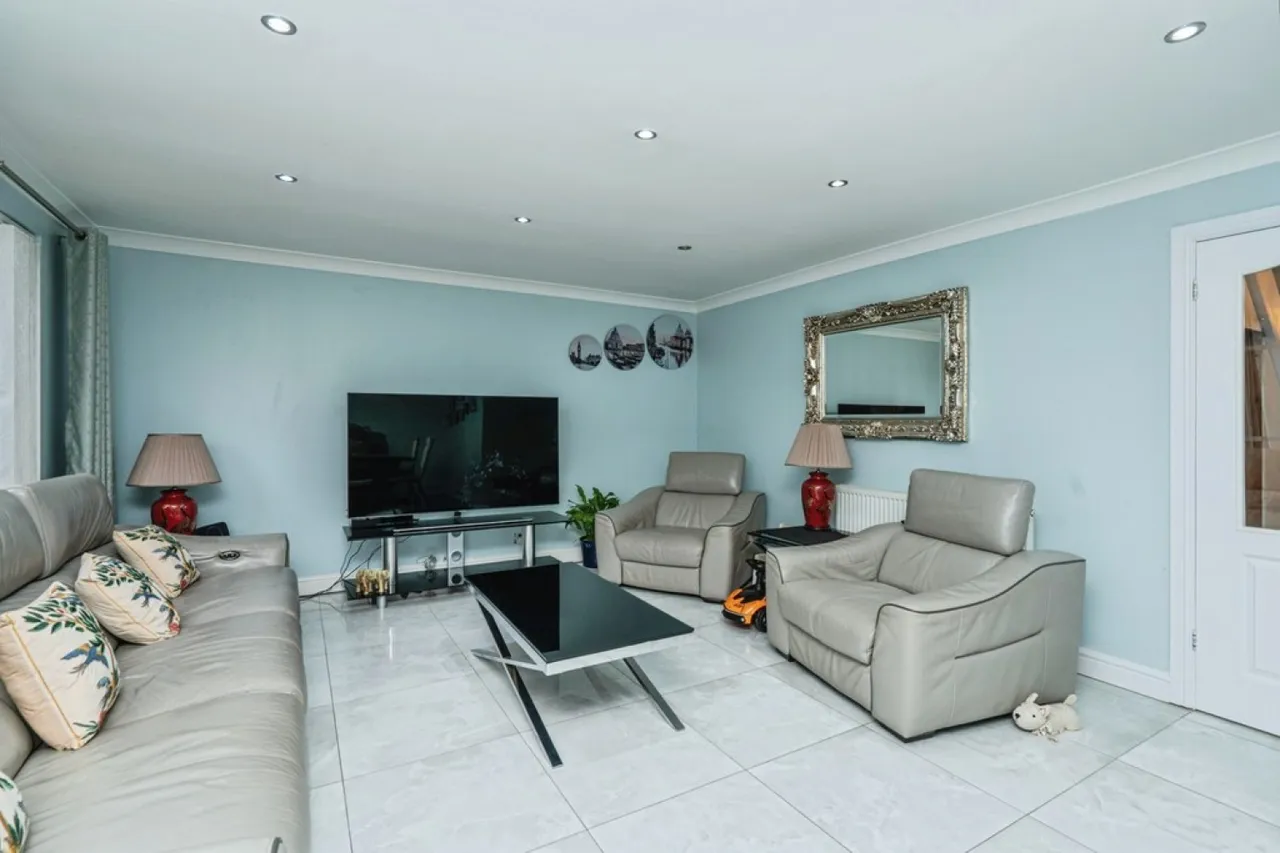 Shilburn Way, Woking, GU21, photo 5