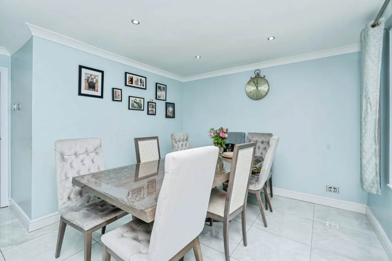 Shilburn Way, Woking, GU21, photo 12