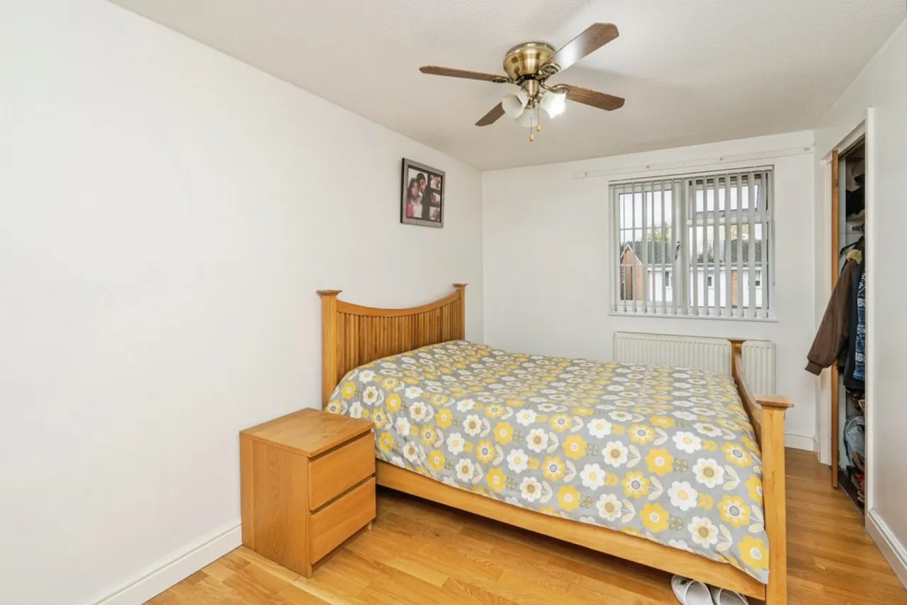 Shilburn Way, Woking, GU21, photo 13