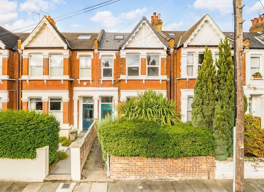 4 bed flat to rent — Maldon Road, Acton, W3