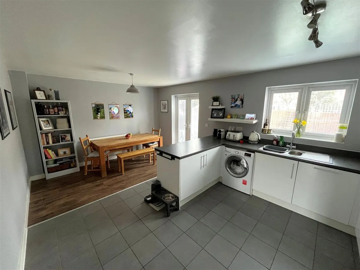 Meek Road, Newent, GL18, photo 3